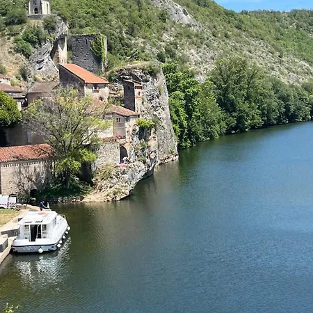Maison Laroque & Villa *